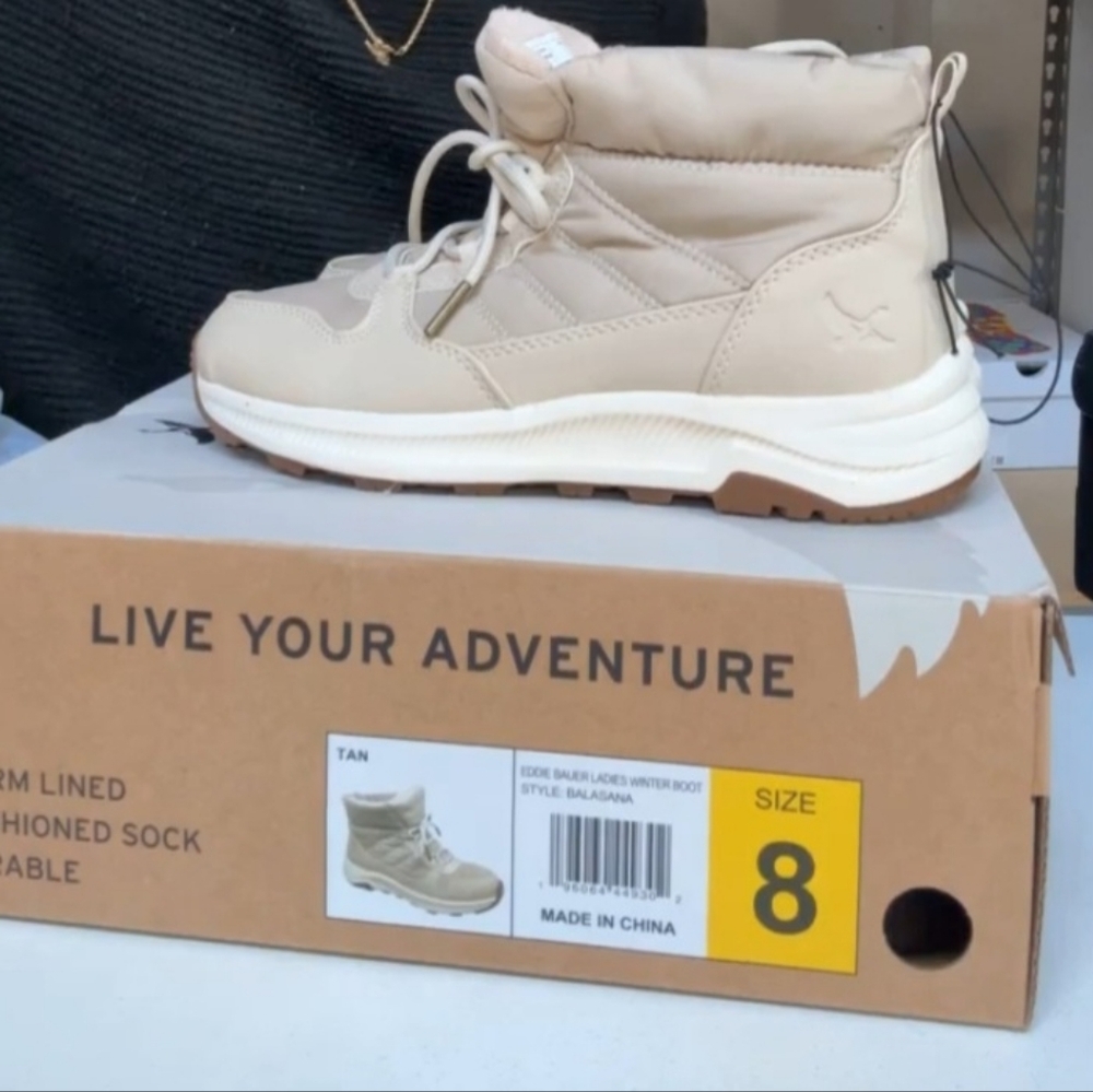 Eddie BAUER BRAND NEW WITH TAGS Tan Winter Boot
